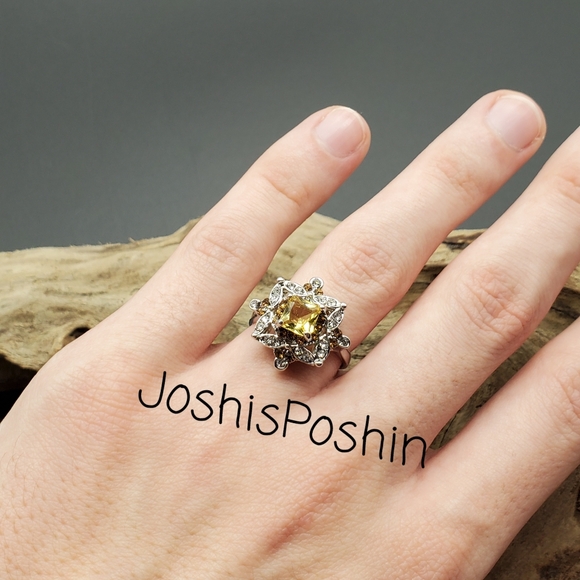 Silver yellow citrine flower shape ring - Picture 11 of 13